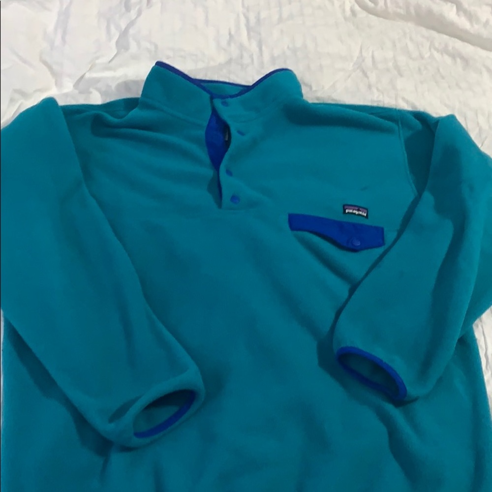 Patagonia lightweight “Synchilla” fleece snap - t